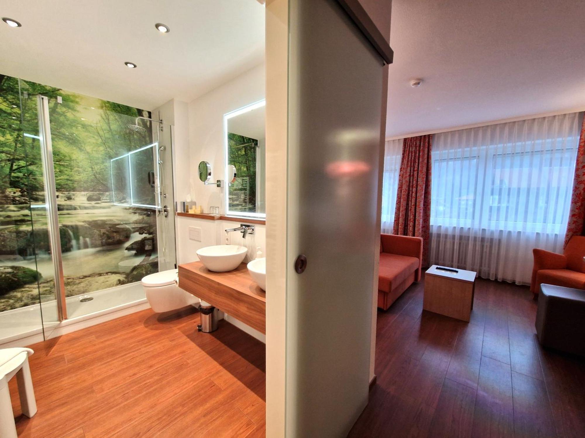 Badhotel Restaurant Stauferland บาดบอล ภายนอก รูปภาพ