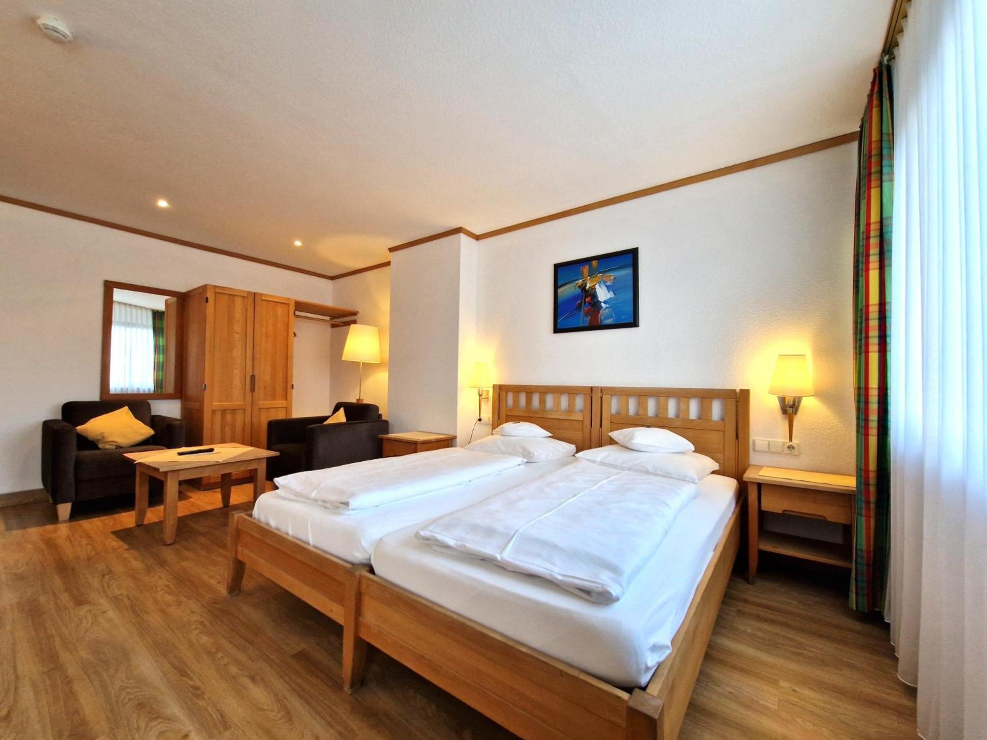 Badhotel Restaurant Stauferland บาดบอล ภายนอก รูปภาพ